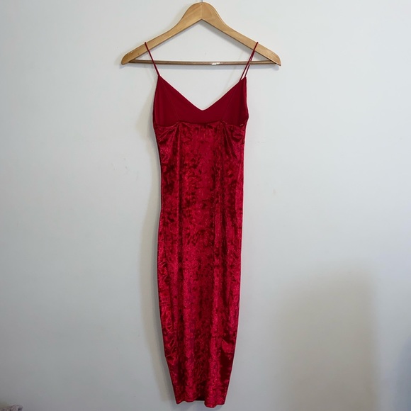 Revamped | Velvet Midi Dress - Picture 3 of 5